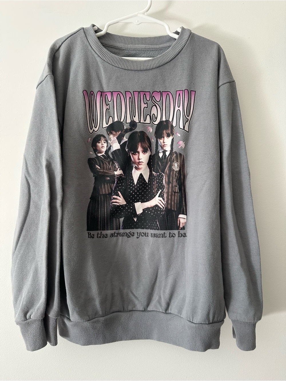 Gray 'Wednesday' Graphic Crewneck Sweatshirt with Pink Accents